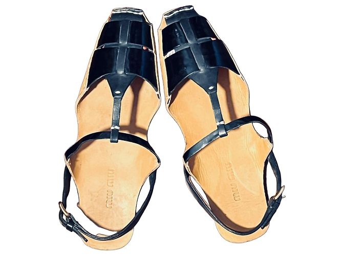 Miu Miu Flache Leder-Sandalen Braun Schwarz