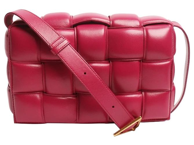 Bottega Veneta Bolsa Cassette acolchoada Cinnabar Roxo