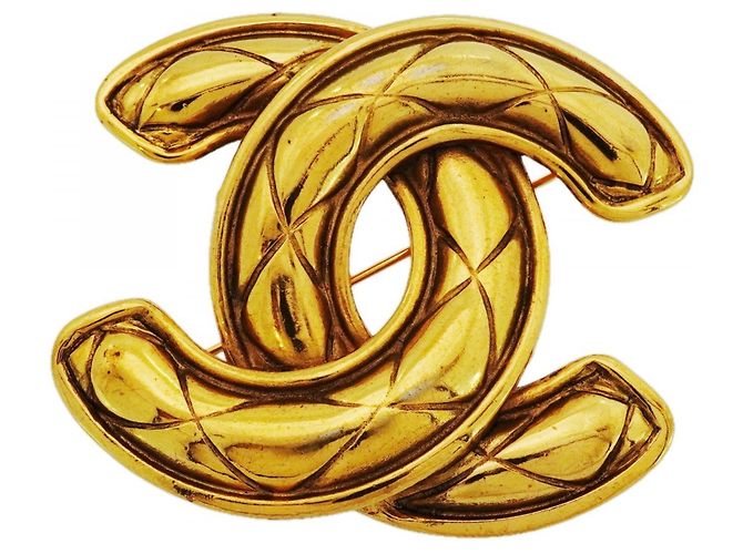 Timeless Spilla Matelassé placcata oro Chanel D'oro