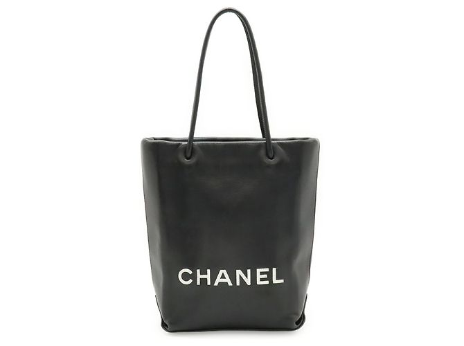 Bolsa Chanel Essential Tote PM Small Preto Branco