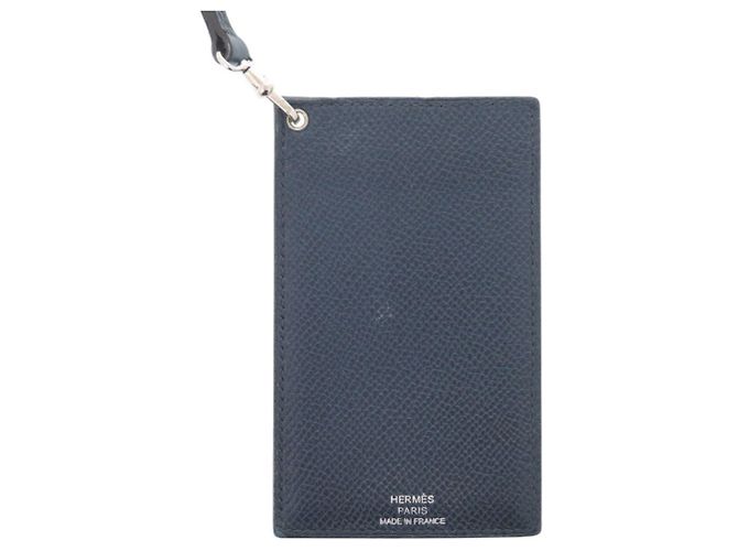 Hermès Hermes Reise-Passhülle aus Leder in Navy Marineblau