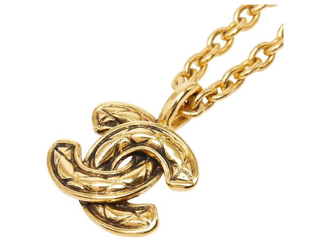 Collana con pendente Chanel Coco Mark Matelassé Chain D'oro