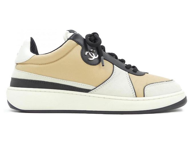 Timeless Zapatillas de piel de cordero Chanel Beige