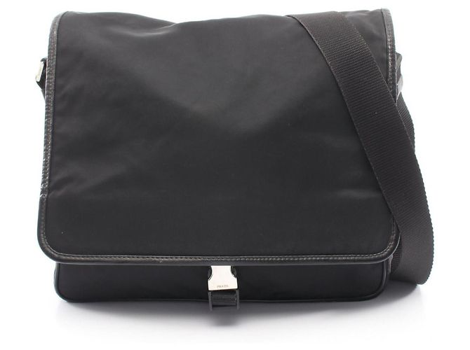 Saffiano Bolsa Messenger de Nylon Preto Prada