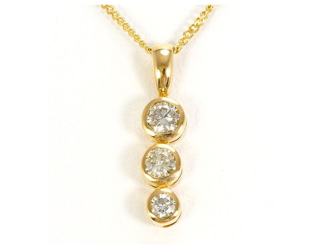 Autre Marque 18K Gelbgoldhalskette mit Diamant Golden