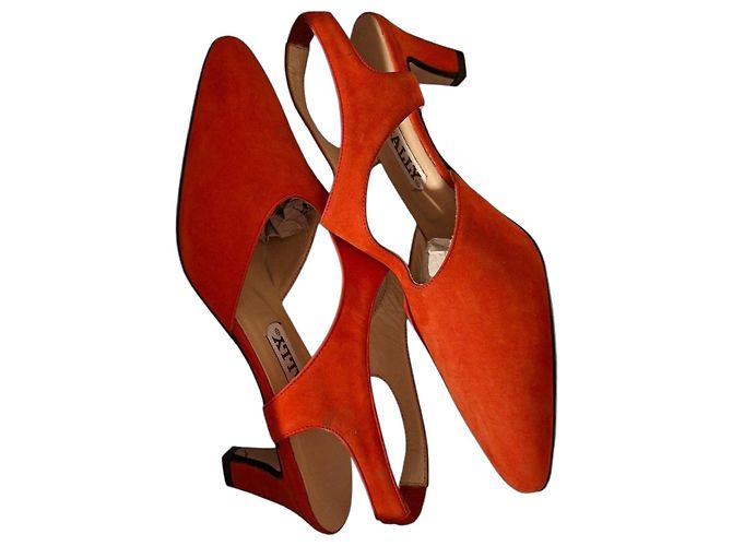 Bally Escarpins Slingback en daim rouge