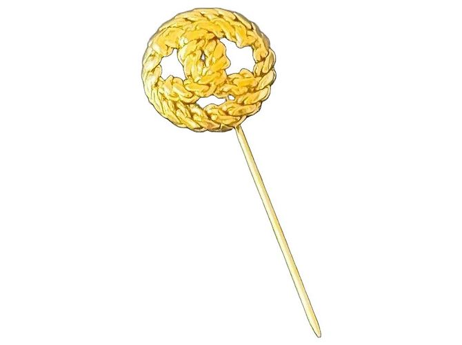Broche épingle Chanel CC tressée dorée
