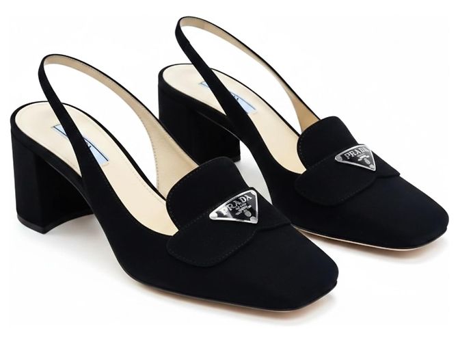 Prada Scarpins Slingback de Camurça Pretos Logo Triângulo
