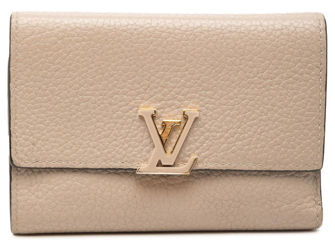 Cartera Louis Vuitton Capucines Compact Beige