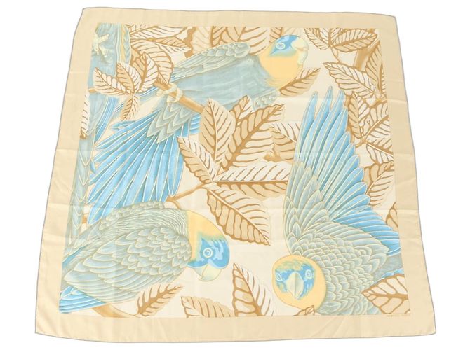 Silk In Hermès Hermes Carre 90 Les Perroquets Parrot Sciarpa di Seta Beige