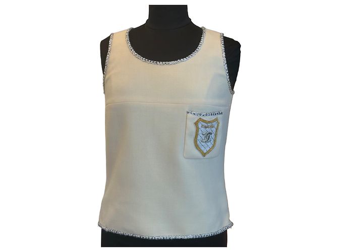 Chanel Tweed-Top in Ecru mit besticktem Wappen Roh