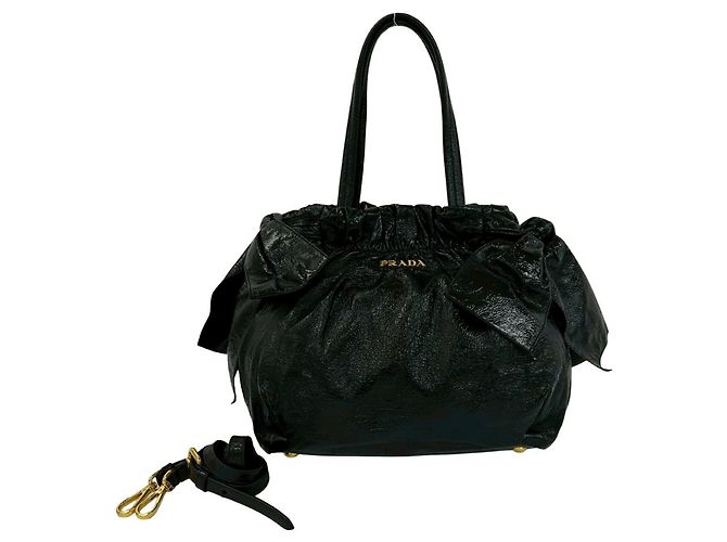 Prada Mini Tote Bag aus schwarzem Lackleder