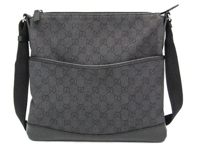 Bolsa Messenger Gucci GG Canvas Preto