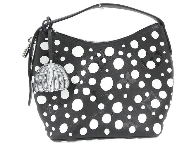 Bolsa de ombro Louis Vuitton Monogram Empreinte Marshmallow PM Preto