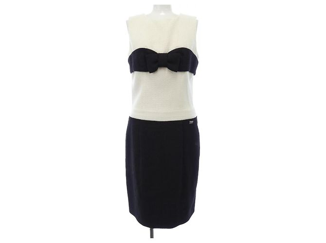 Timeless Chanel Kleid Schwarz Weiß 