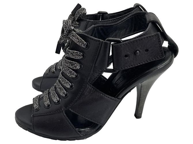 Burberry Sandali con tacco con lacci in pelle nera EU 37 Nero