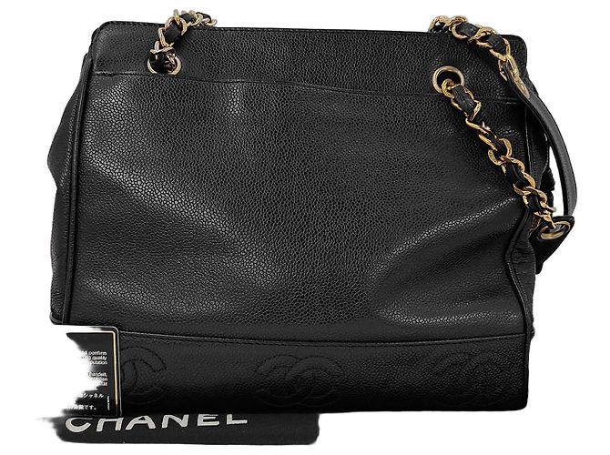 Borsa a tracolla Chanel Triple CC in pelle caviar Nero