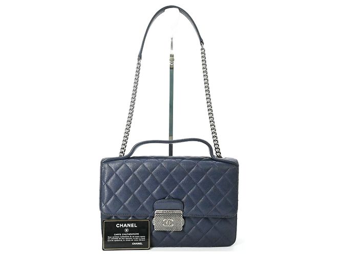 Bolsa Chanel de couro matelassê azul marinho