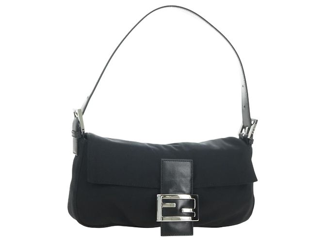Borsa a tracolla FENDI Mamma Baguette in cotone nero e argento Auth 182029SAM