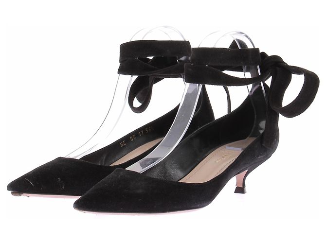 Dior Décolleté in scamosciato nero, punta affusolata e lacci