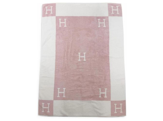 Hermès Hermes Avalon Cotton Bath Towel in Lilac Purple 