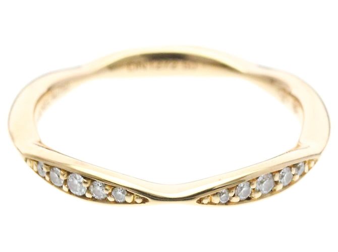Anello Camellia Chanel con diamanti D'oro