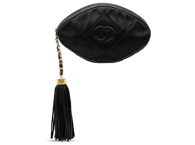 Chanel Black CC gesteppte Satin-Clutch mit Quaste Schwarz