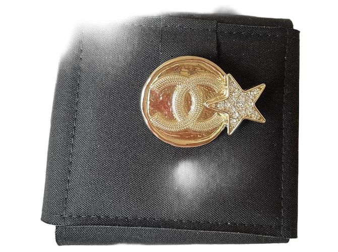 Broche Chanel CC Estrela Dourado