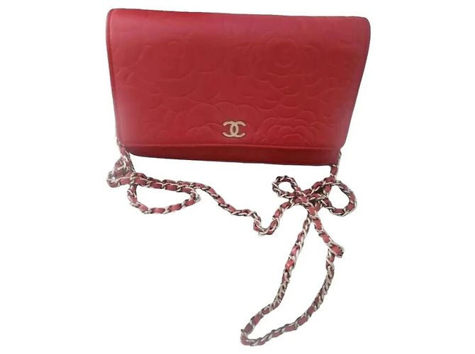 Chanel Camélia Portefeuille Wallet on Chain Rouge