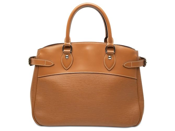 Louis Vuitton Marrón Epi Passy PM Castaño