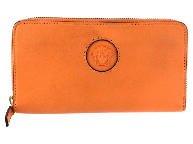 Cartera de cuero con cremallera Medusa de Versace Naranja