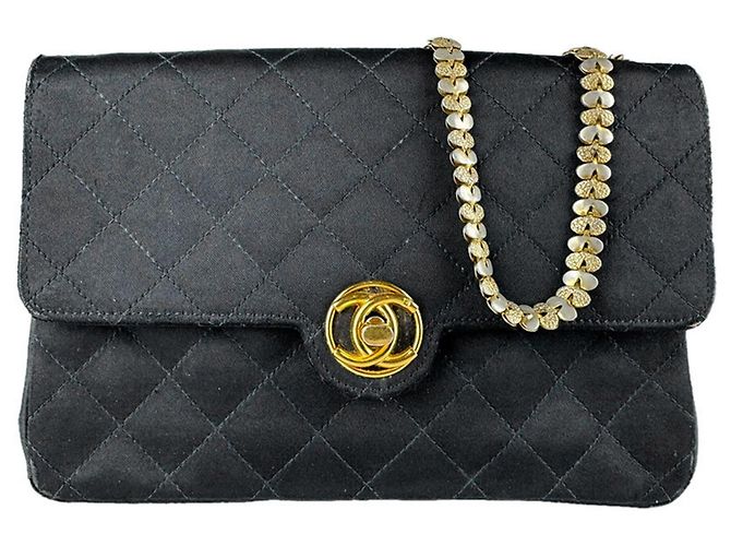 Borsa a tracolla in raso nero Chanel