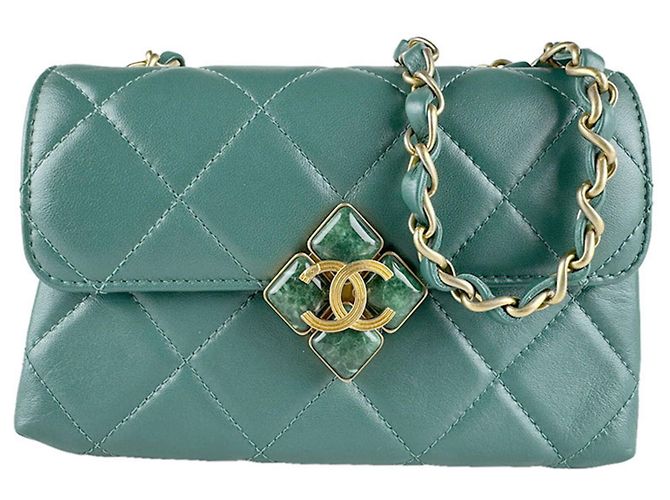 Bolsa de ombro em couro verde Chanel