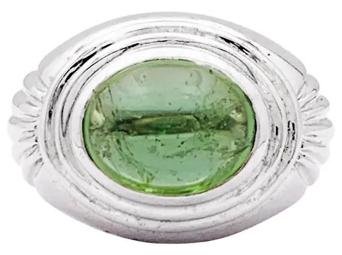 Anello Boucheron, "Jaïpur", oro bianco e tormalina verde.