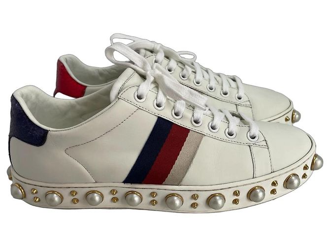 Gucci Ace Sneakers in pelle con perle e borchie Bianco