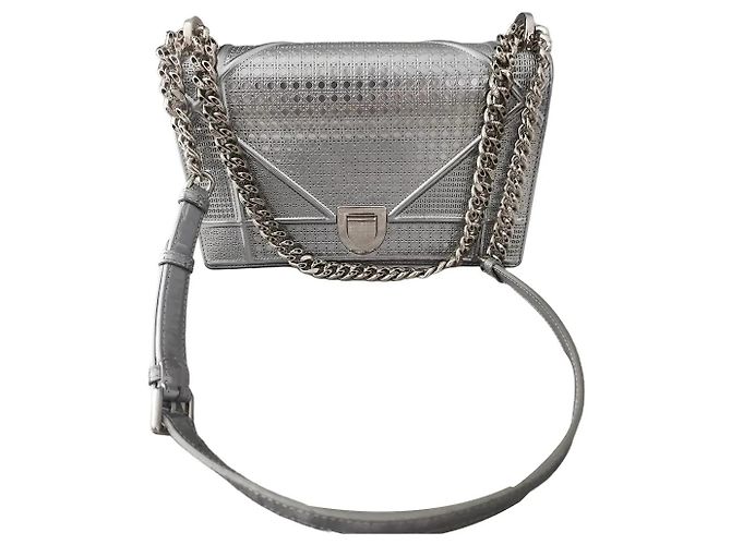 Bolsa Dior Diorever em couro prateado Prata