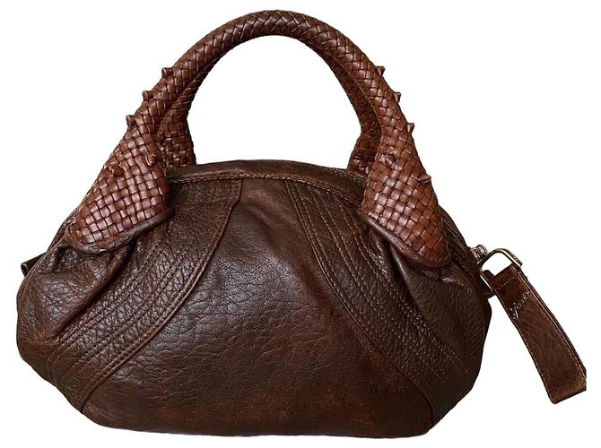 Bolsa de mão Fendi em couro marrom com alças trançadas