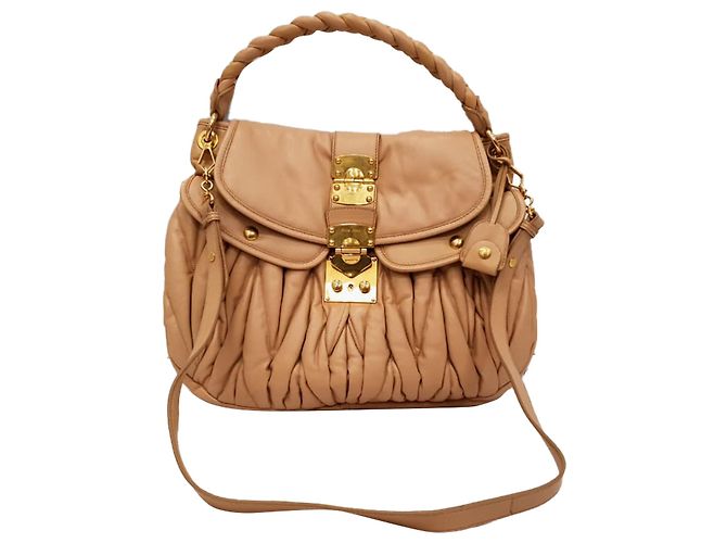 Bolsa Hobo Miu Miu Matelasse Coffer em couro bege