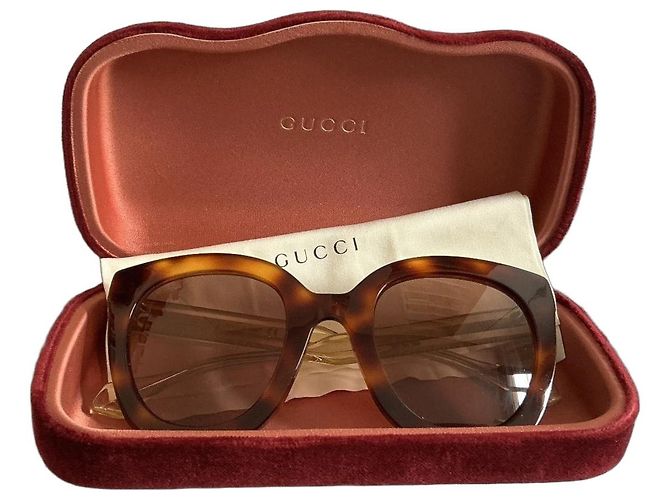 Occhiali da sole Gucci a farfalla Marrone