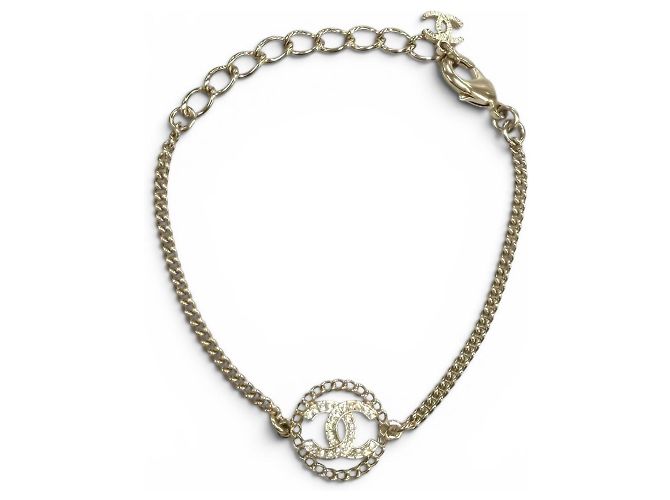 Pulseira Charm Chanel em Ouro com Strass Dourado