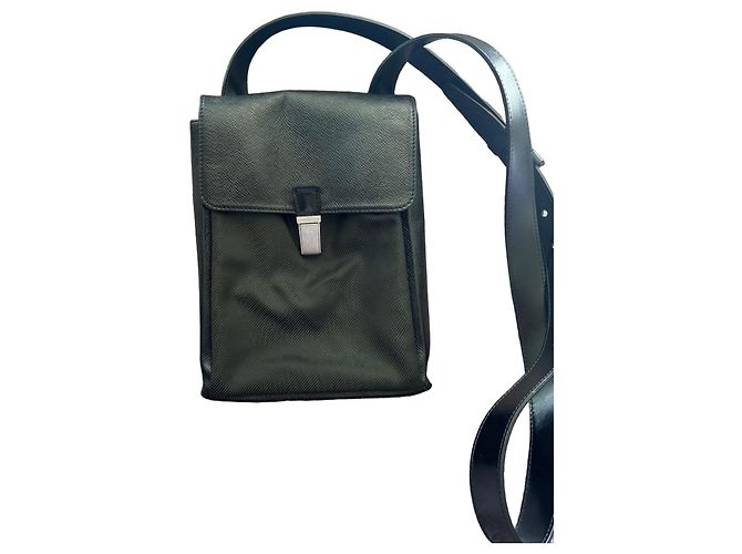 Louis Vuitton Taiga Lederhandtasche Schwarz