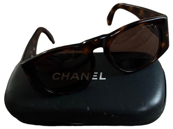 Gafas de sol Chanel carey con logo CC Castaño