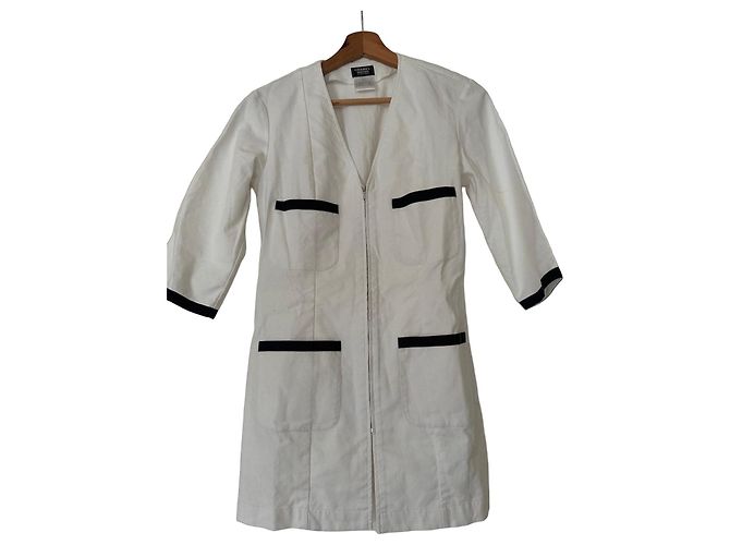 Chanel Uniform Giacca Bianca con Zip Nero Bianco
