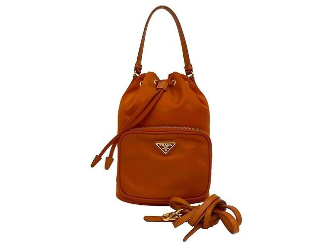 Handtasche aus Nylon und Saffiano-Leder mit Prada Triangle Logo Hardware Orange