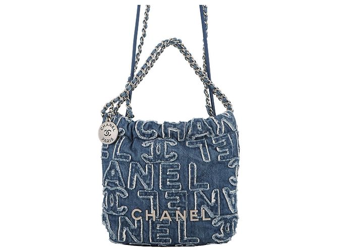 Borsa Chanel 22 Mini Coco Mark in denim Blu