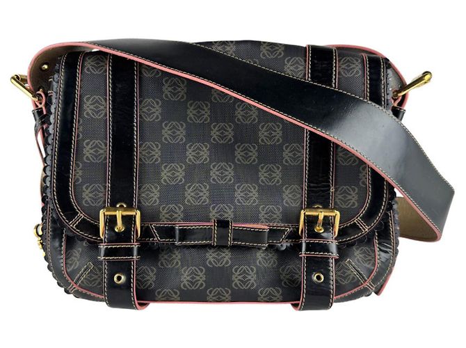 Bolsa de ombro Loewe em preto e rosa