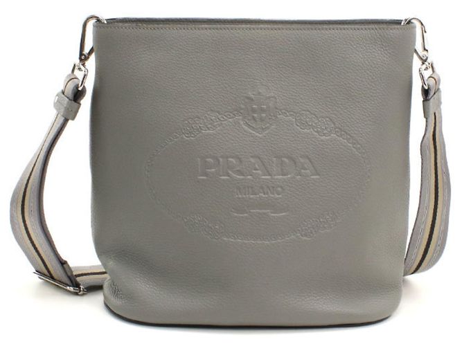 Bolso de hombro de cuero gris Prada Castaño