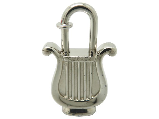 Charm a forma di lucchetto a arpa Hermès Argento