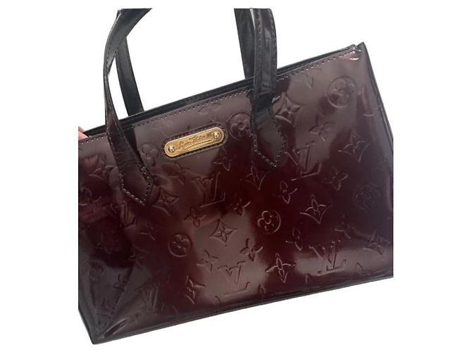 Bolso Louis Vuitton Monogram de piel charol granate Burdeos