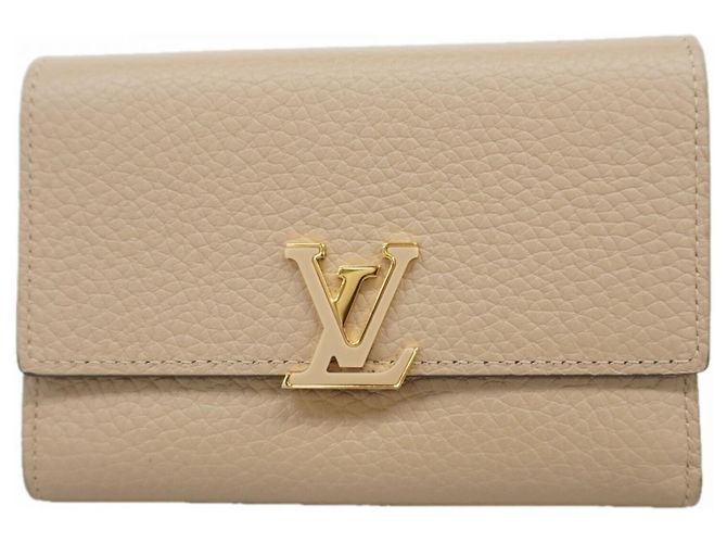 Louis Vuitton Portefeuille Capucines Compact Tri-fold Wallet